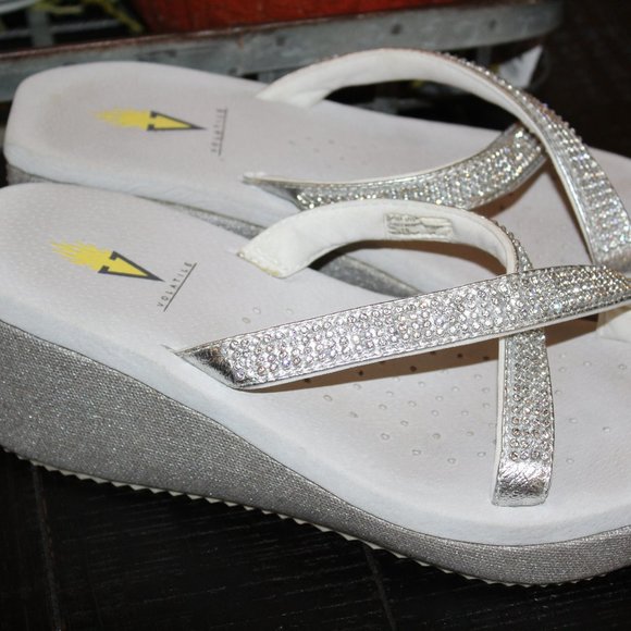 VOLATILE Flip Flop Shoe-Womens 10